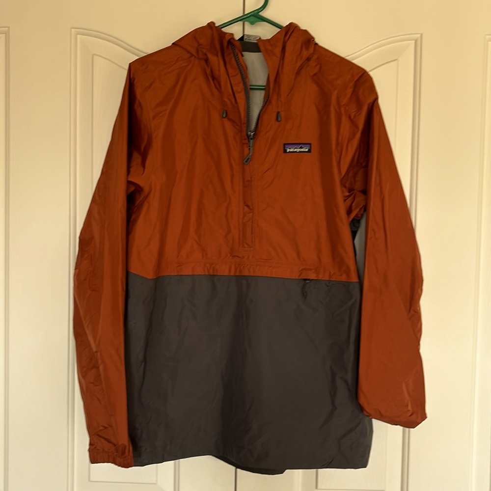 Patagonia men’s pullover size medium